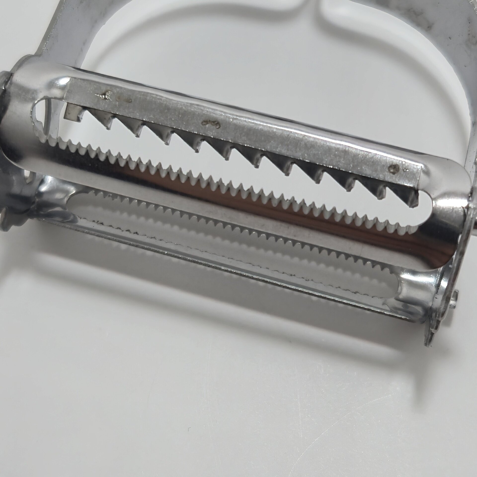 Pelador de Verduras y Frutas | Alta Resistencia - 2