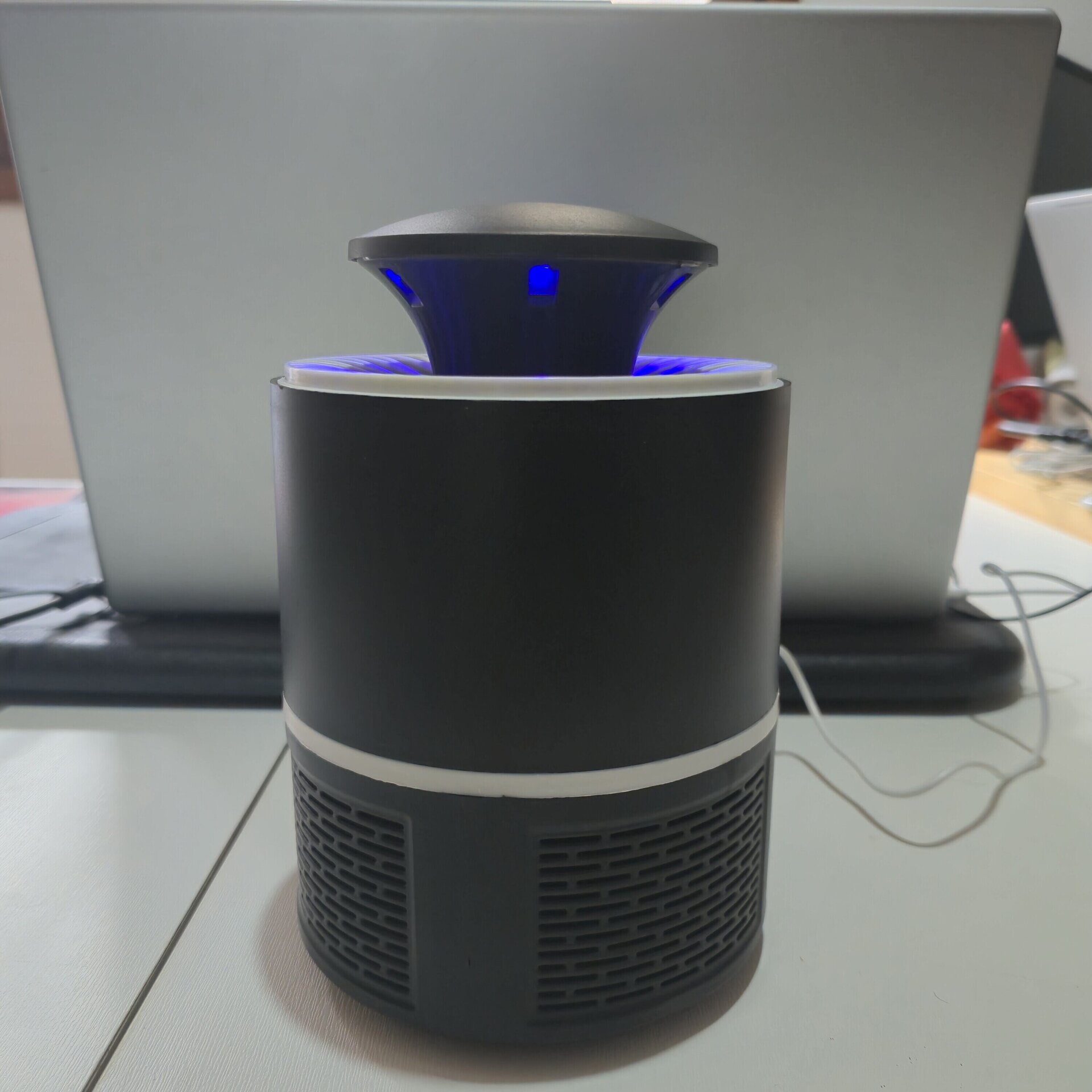 Trampa Eléctrica para Mosquitos con Luz UV - 4